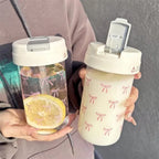 Gourde en Plastique Transparent Avec Paille - Etanche - Modèle Noeuds