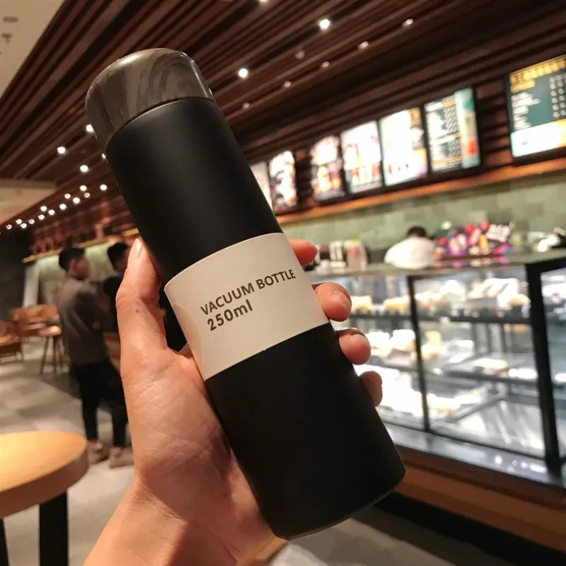 Thermos Simple Avec Couvercle et Filtre - 350 mL - Coloris multiples